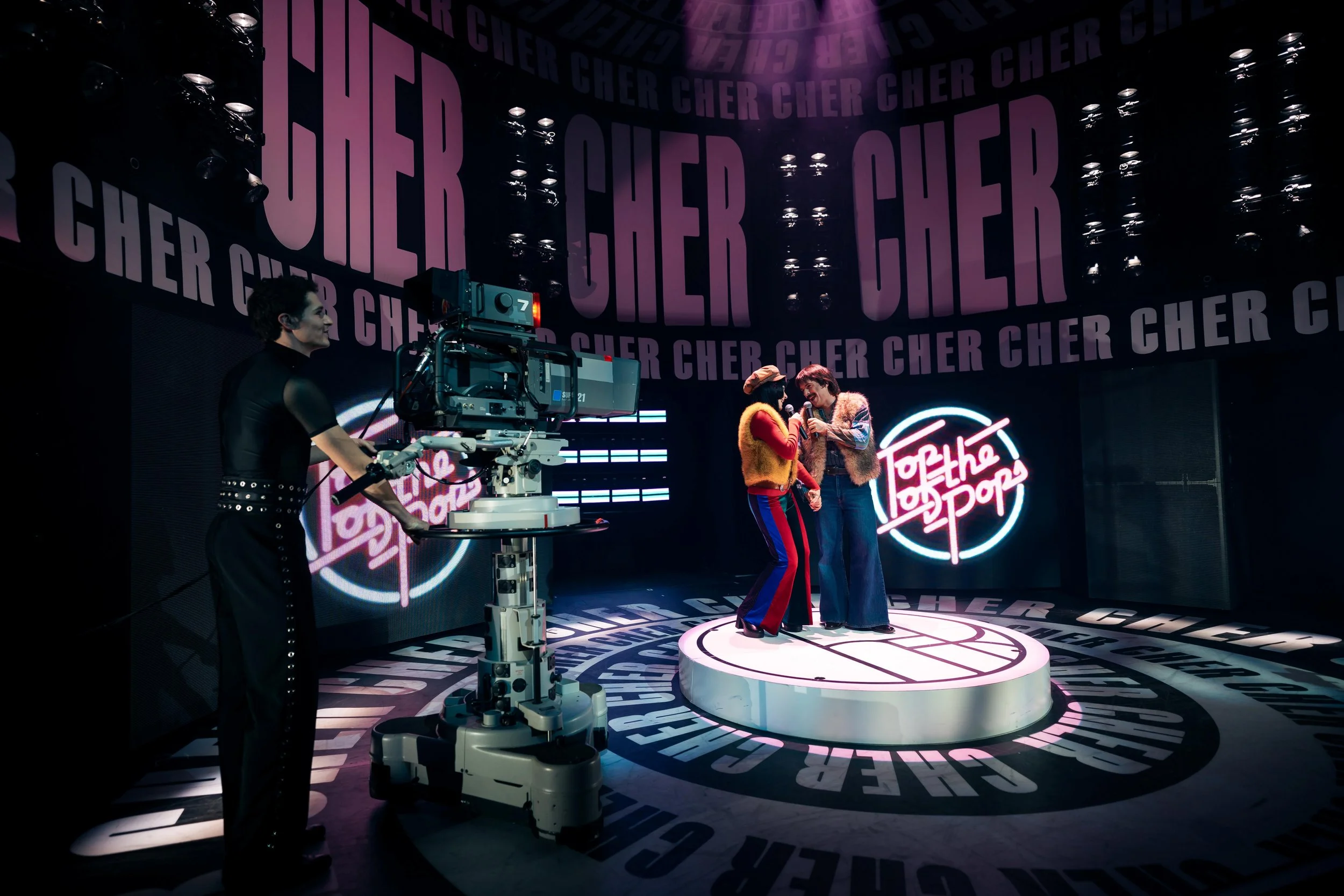 TOP2_Cher-Show_0600.jpg