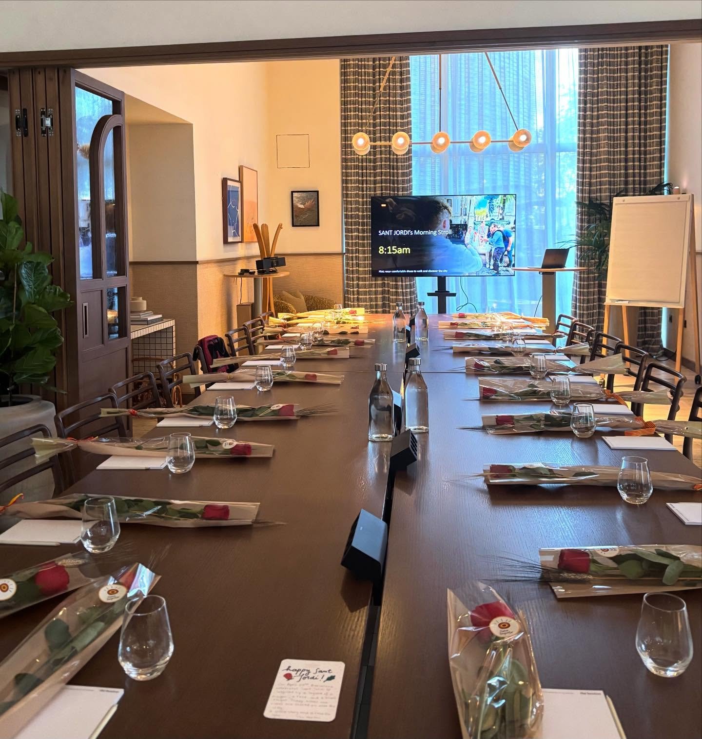 🌹📱 Sant Jordi iPad Rally 📱🌹

On April 23rd, we adapted our iPad Rally to celebrate Sant Jordi, bringing Catalan traditions and stories into the experience as teams explored the city.

A great way for teams to discover the culture while connecting