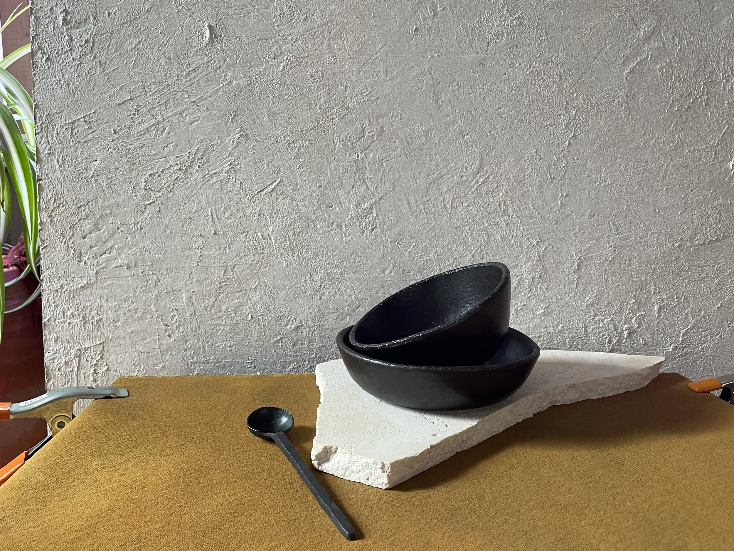 SET OF TWO VARIOUS SIZE BOWLS IN BACK