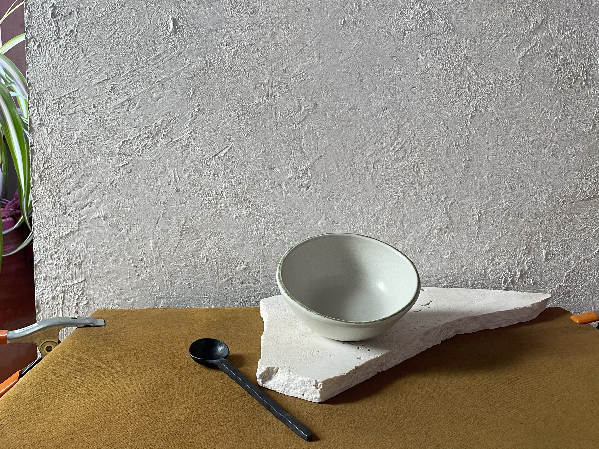 BREAKFAST BOWL WITH PAINTED RIM