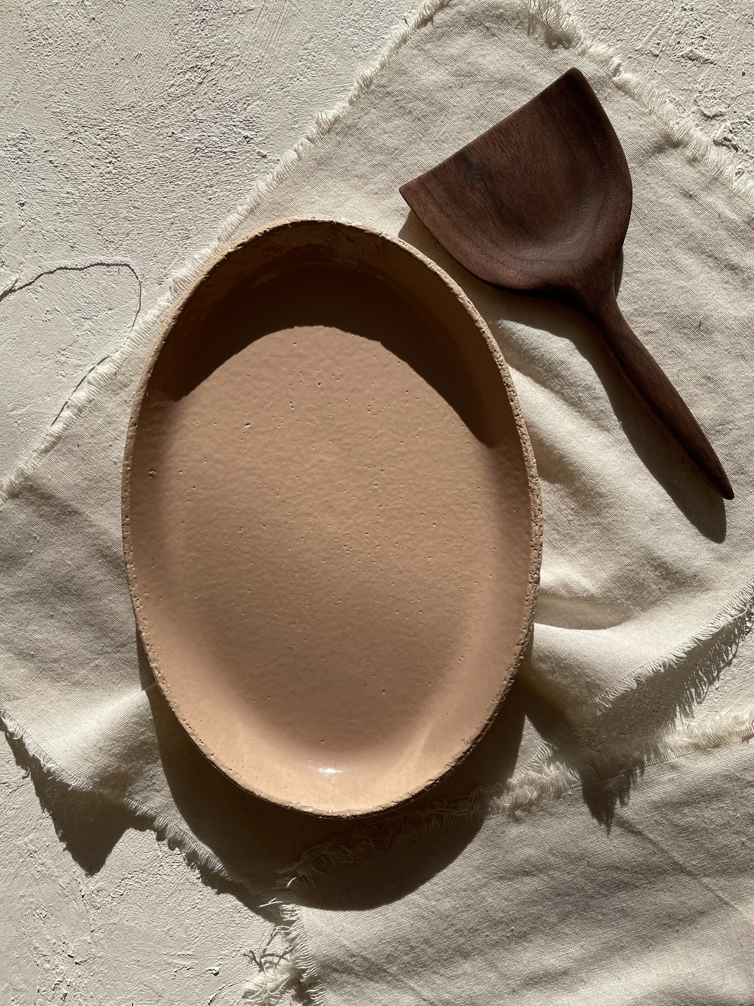 OVAL PLATTER IN PINK