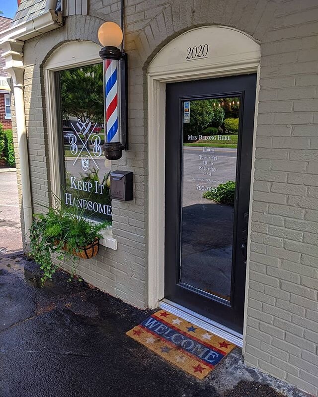 We feel blessed to be doing what we love on this beautiful day! Thank you Cleveland! &bull;
&bull;
&bull;
&bull;
#keepithandsome #staysharp #barbershop #shoplocal #familyowned #clevelandtn