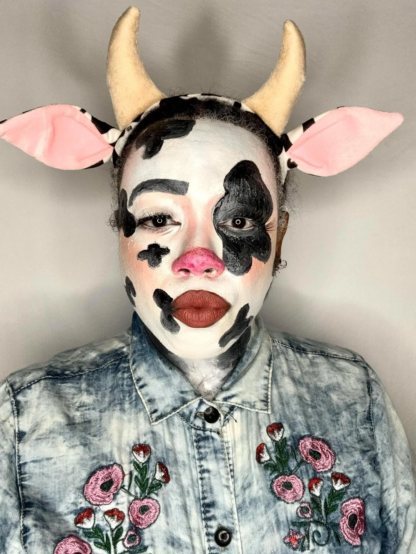 My milkshake brings all the boys to the yard 🥤🐮

#halloweenmakeup #halloweeninspo #cowmakeup #blackgirlsincosplay #spooyseason