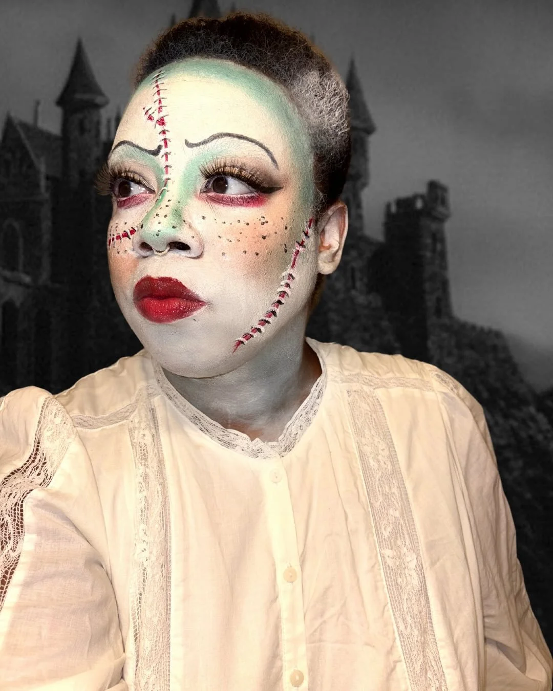 A graveyard smash 🧟&zwj;♀️🪦

#brideoffrankenstein #halloweenmakeup #blackwomenincostume