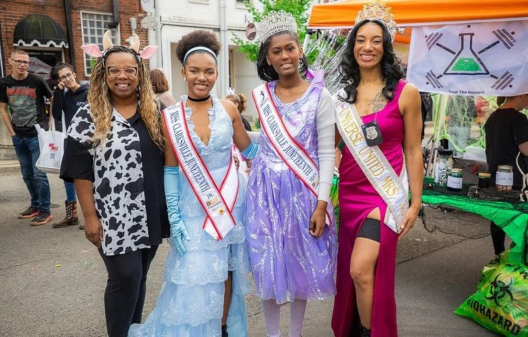 📸 dump 

Didn&rsquo;t get to do as many Halloween looks as I wanted because October got real busy real fast. Blessed to really be in the thick of living my best life. 

Here&rsquo;s a glimpse of:
📍 Milwaukee for a week + Chattanooga for a weekend 
