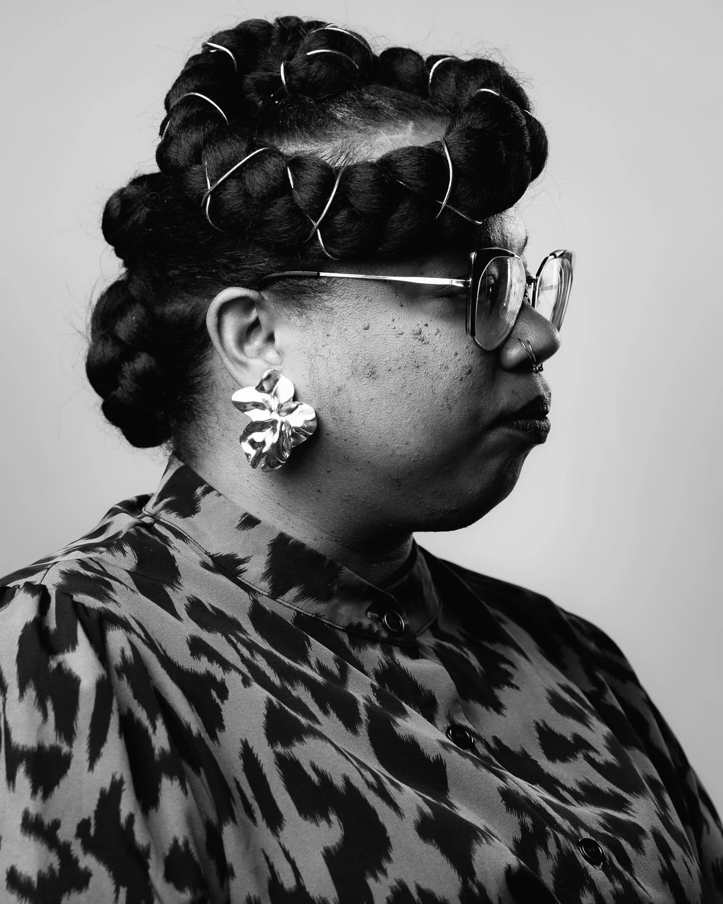 BLACK 

📸 @scooby._