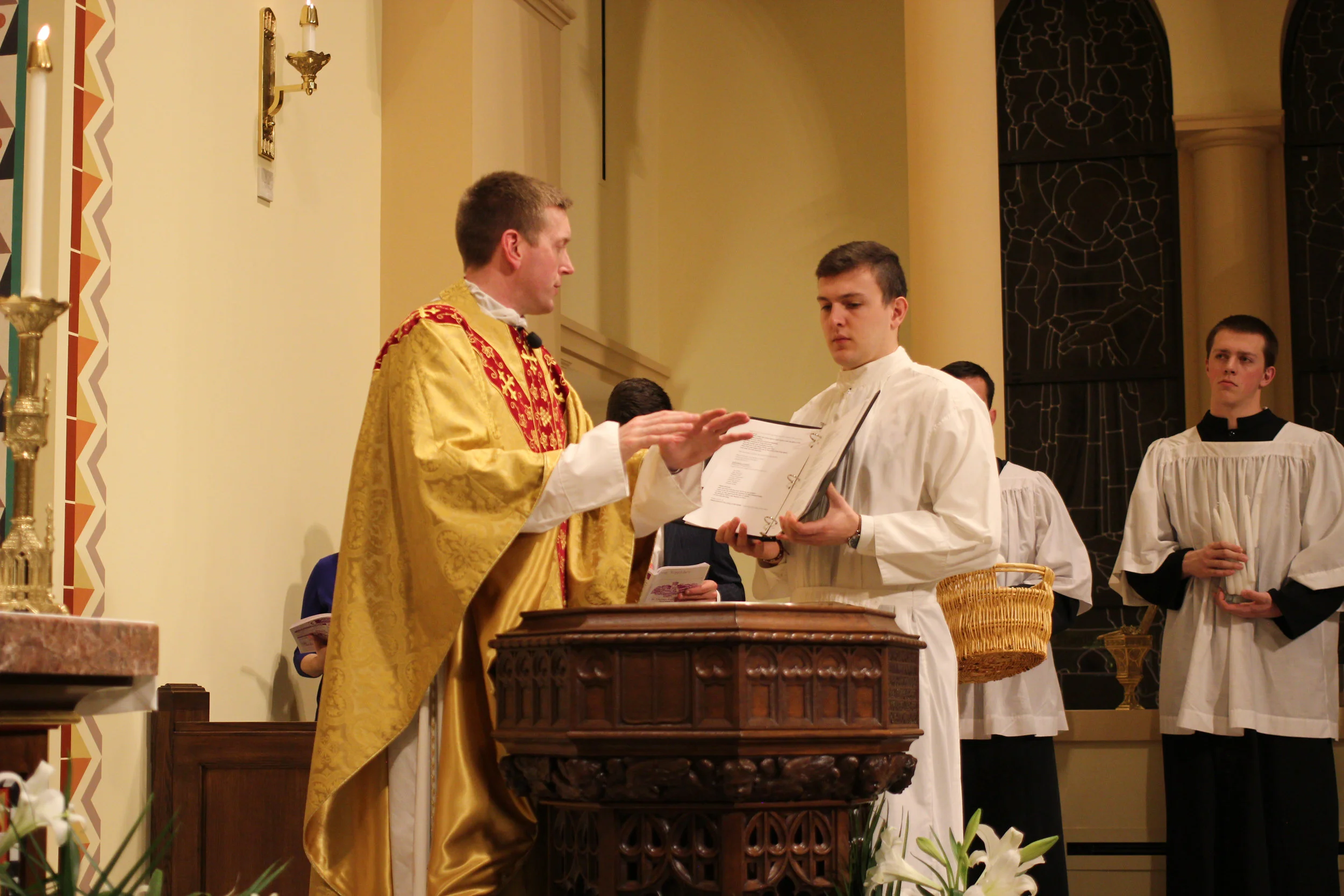 2019-04-20 Newman Easter Vigil Mass-018.jpg
