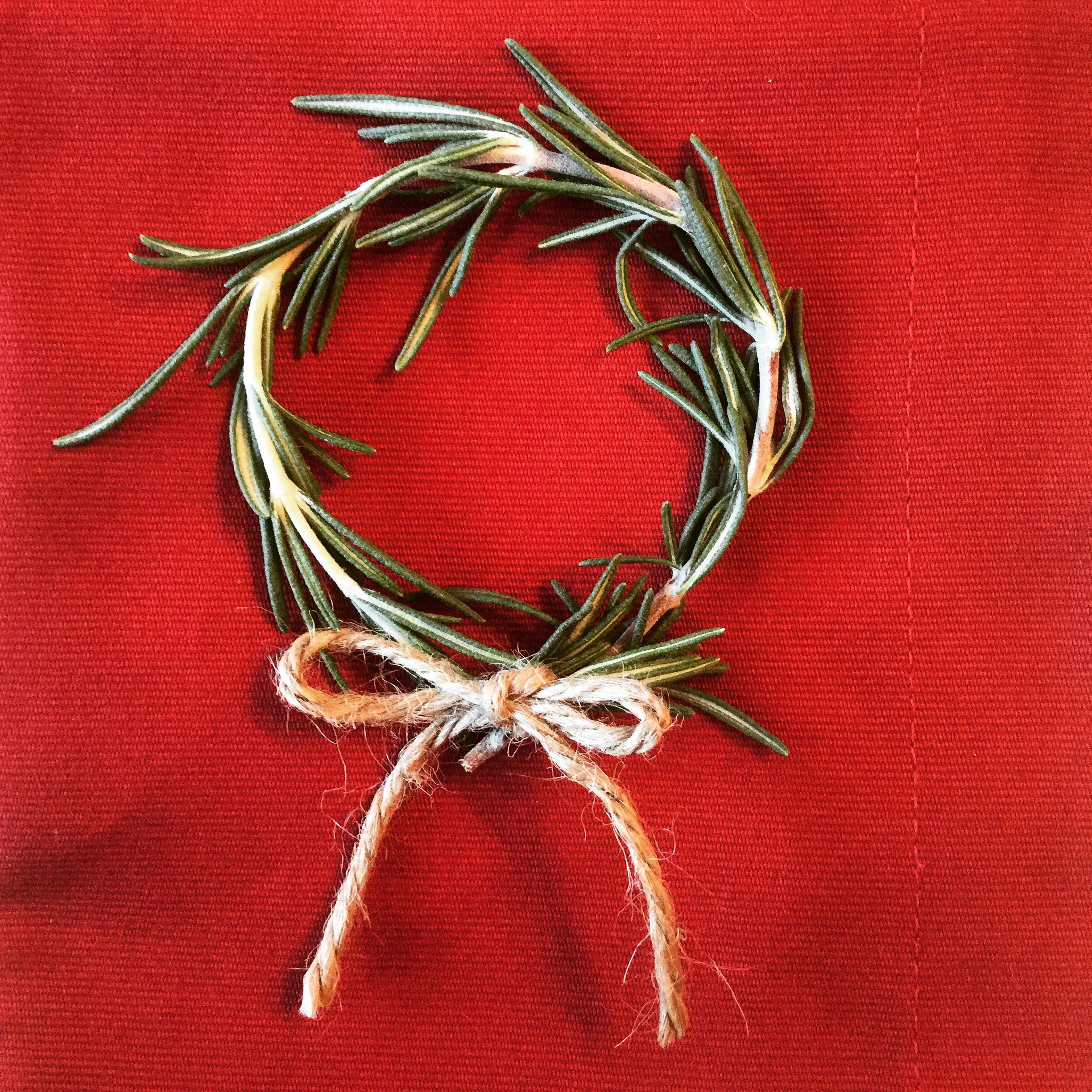 Rosemary Wreath Holiday Place Setting Detail