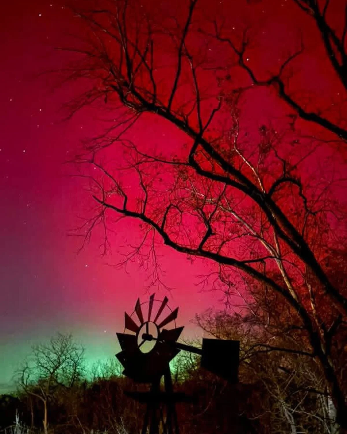 WHAT A PHOTOGRAPHER&rsquo;S DREAM!  We were out capturing the NORTHERN LIGHTS last evening from our varied points of view. 

Thanks to SWMCC members for sharing: &copy; Sony Bartocci Hocklander, &copy; Doylephotography Patty Doyle, and &copy; James H