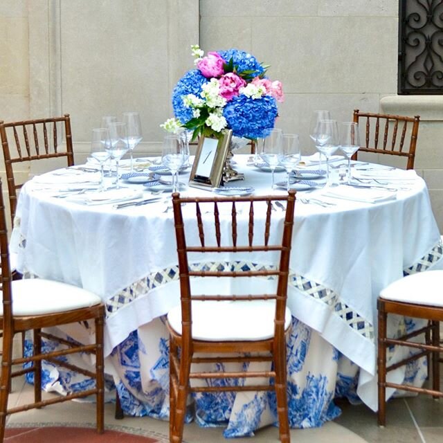 S O U T H E R N  C H A R M 
Lattice linen layered over classic blue toile, sumptuous peonies and garden roses nestled in blue pimpernel hydrangea, stunning accent china, silver flatware... the details have us dreaming of  summer in the south!  #Dream