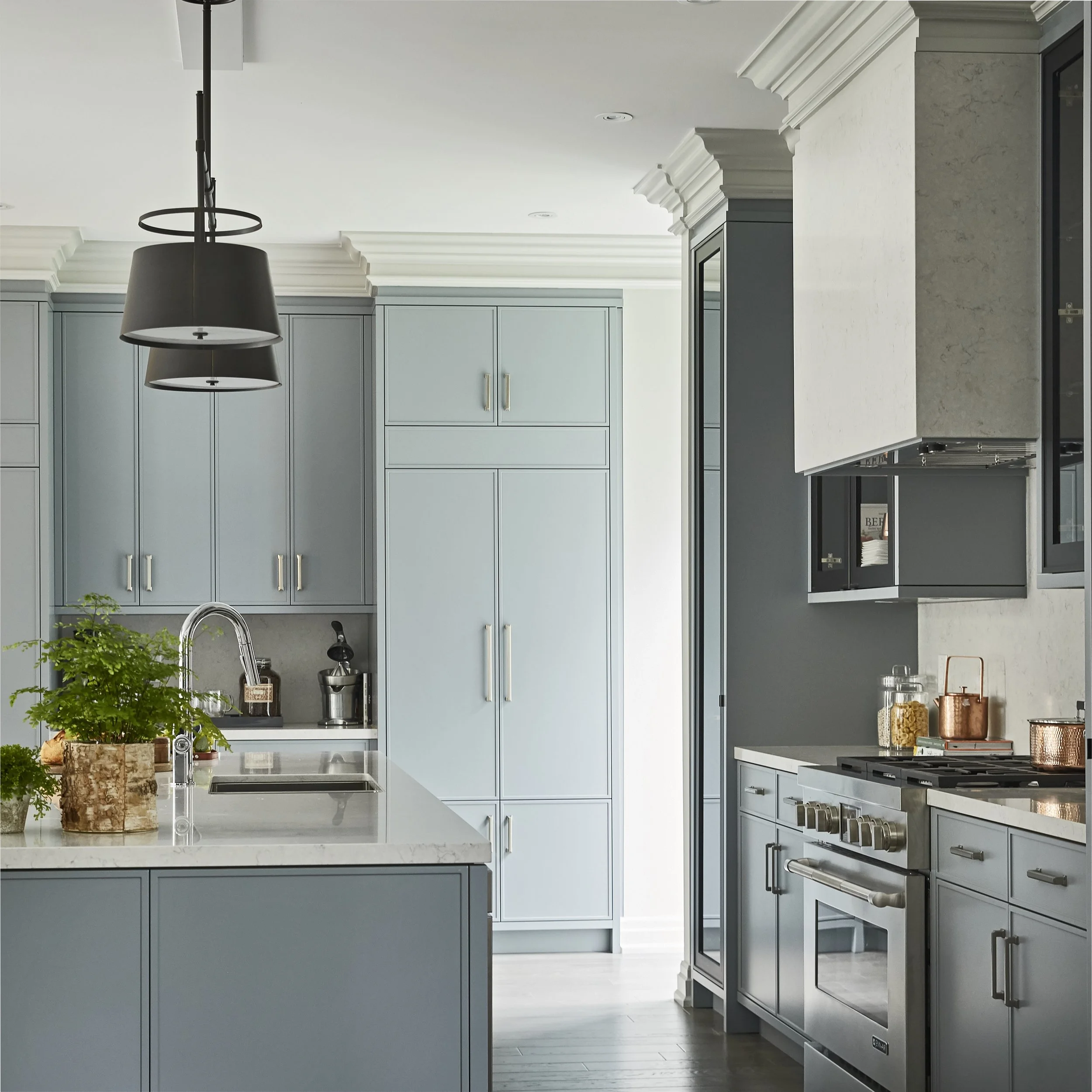 GH_13_Kitchen_Island_LightOff.jpg