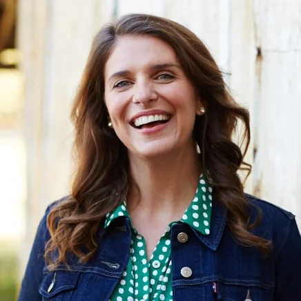 VIVIAN HOWARD