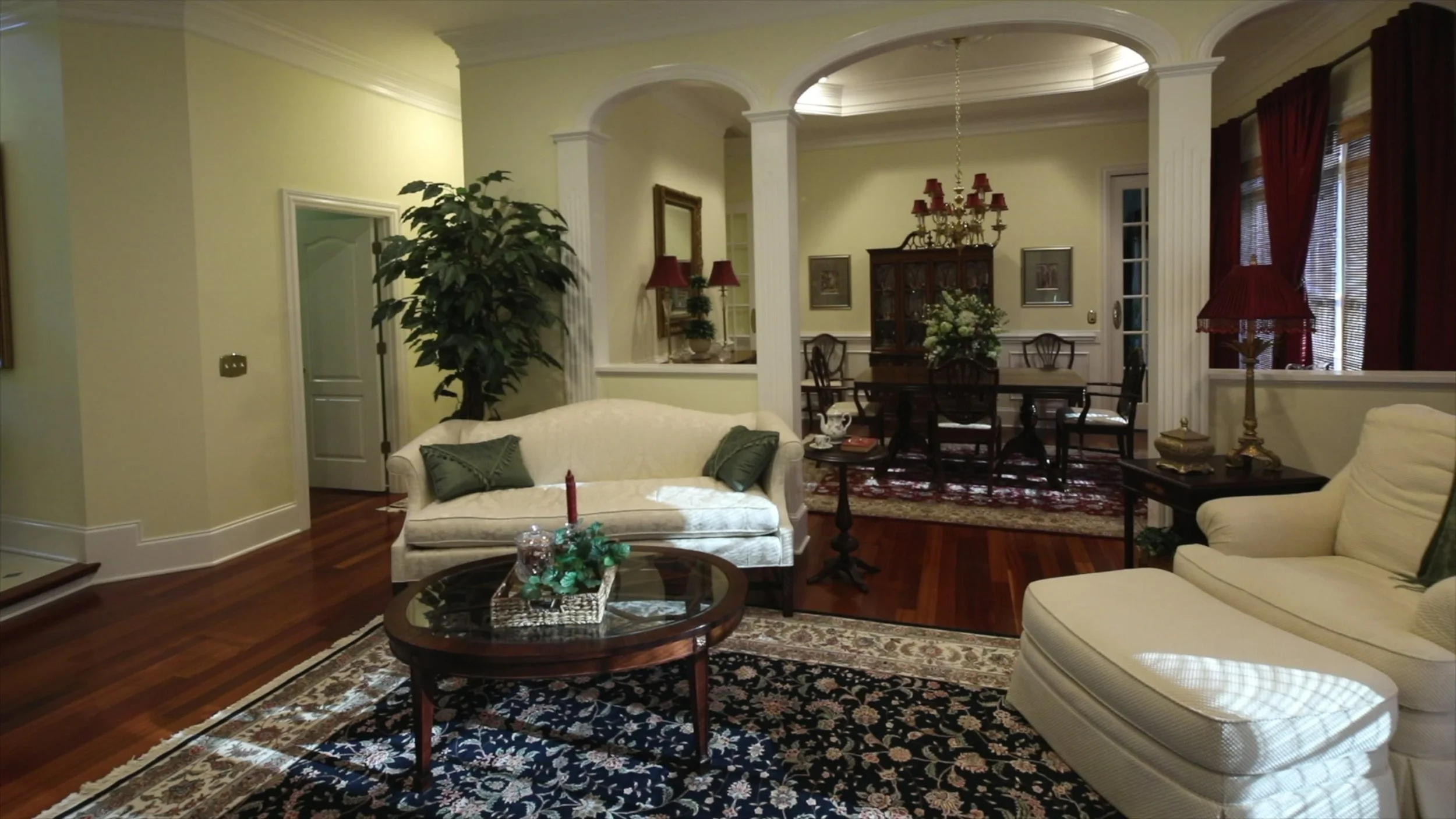 03 Living Room.jpg
