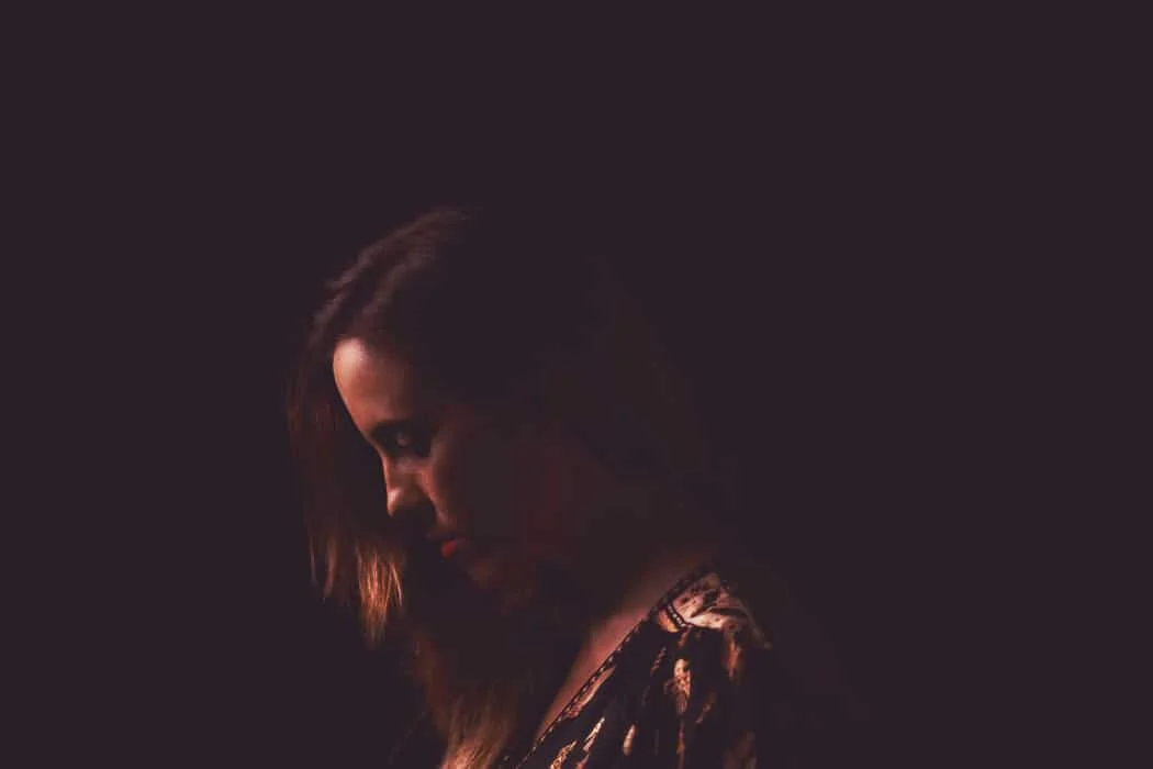  Premiere: Leanne Tennant Is Warm &amp; Determined on “Bring It All Back”