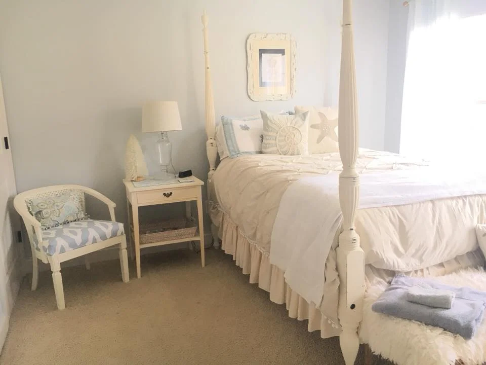 guest bedroom.jpg