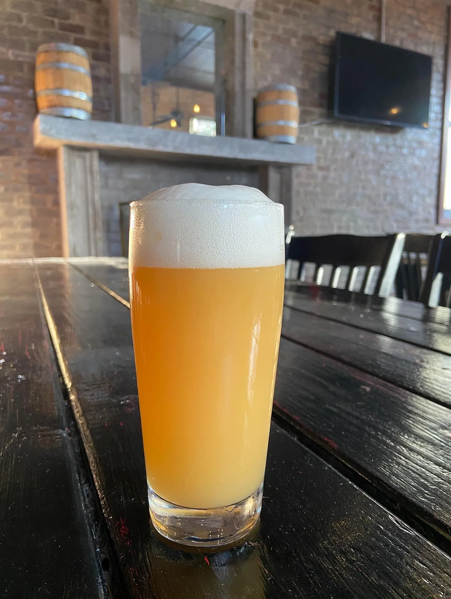 📣 NEW BEER ON TAP 📣

🍻 Come to the taproom this weekend to try our just tapped Dreams of El Dorado. This beer is an all El Dorado hopped NE IPA with notes of stone fruit and melon. This release is draft only and taproom only, so come on in and let