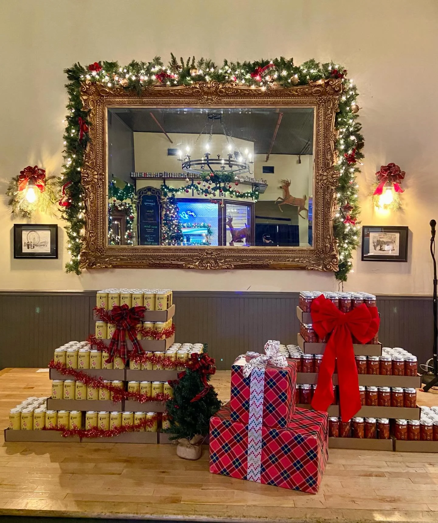 🍻 BEER TO GO SPECIAL 🍻

Stock up for the holiday weekend! Now through Thanksgiving, take home a full case of Bananas &amp; Blow or Battle Stag and get 10% off the whole case. 

Don&rsquo;t show up empty handed to your Thanksgiving dinner - bring a 