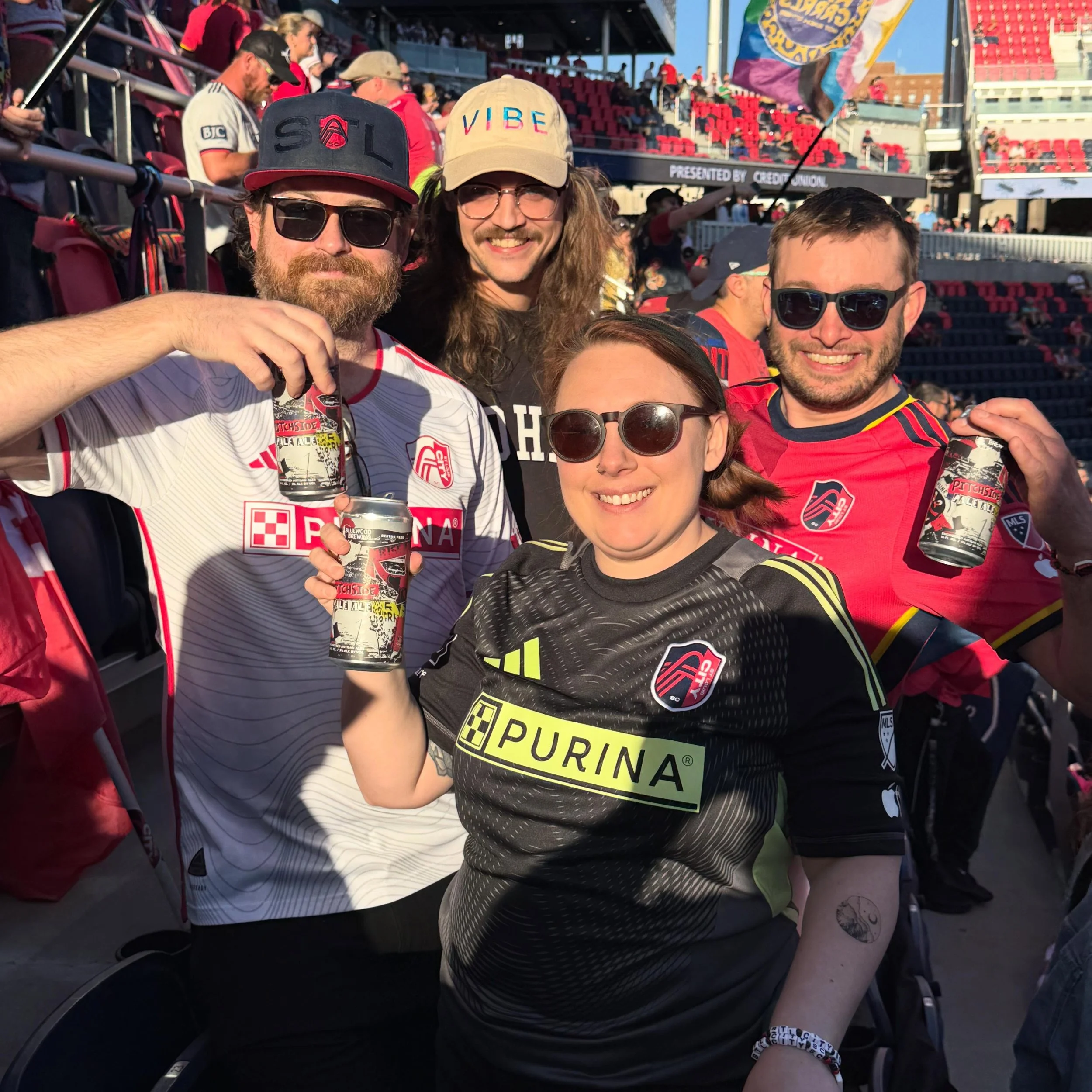 🍻 Have you tried our new Pitchside pale ale yet? What about one pitchside at the soccer stadium? It tastes even better there! The Bluewood crew had a staff outing at @energizer_park last night to watch @stlcitysc and of course we all drank Pitchside
