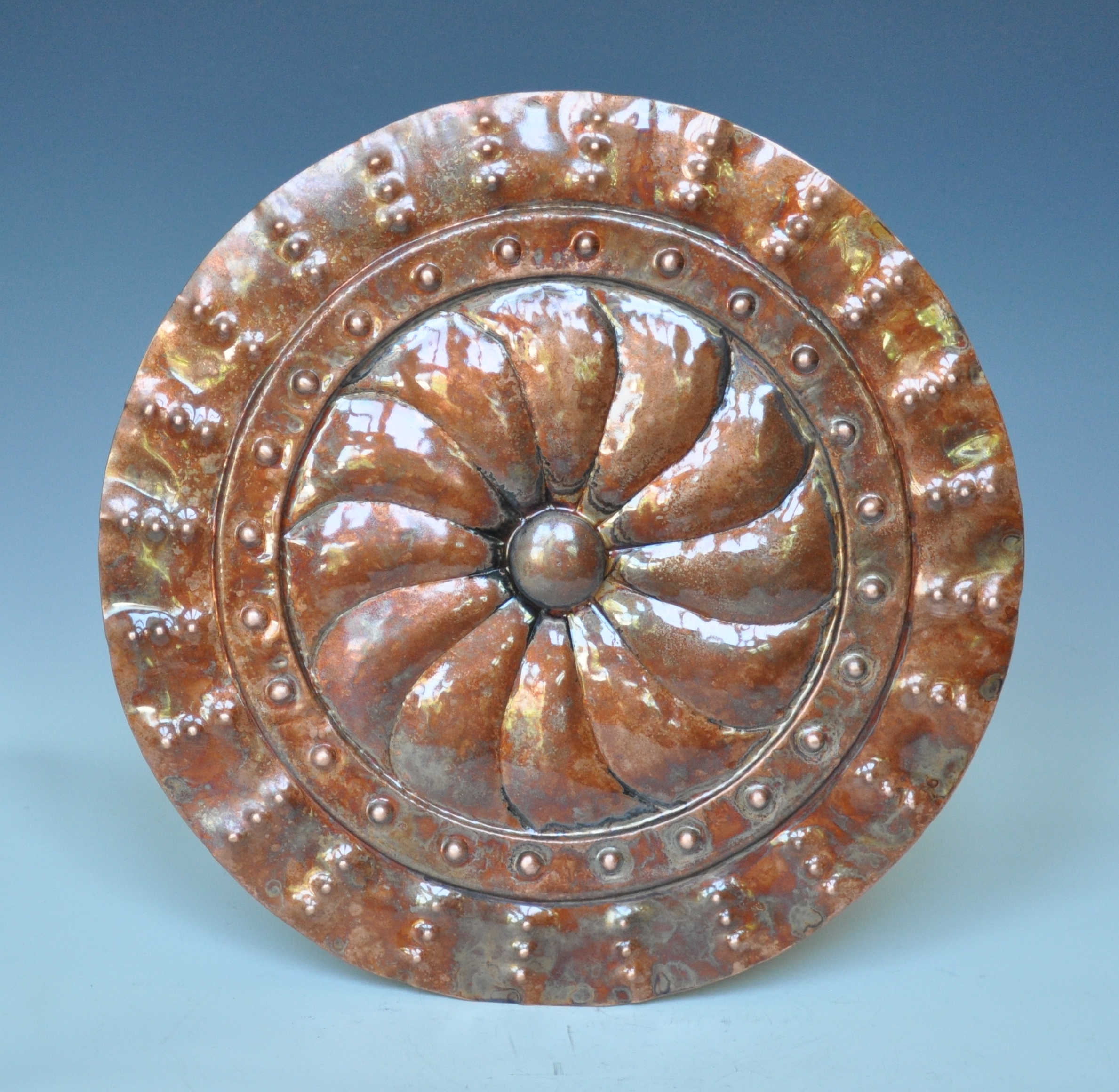 Radiating Platter with Dimples - 12"