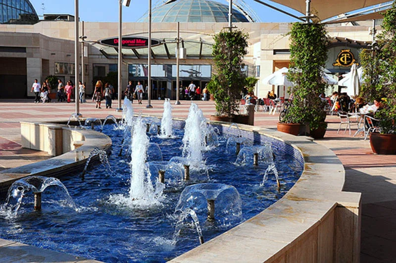 water feature within the main public plaza