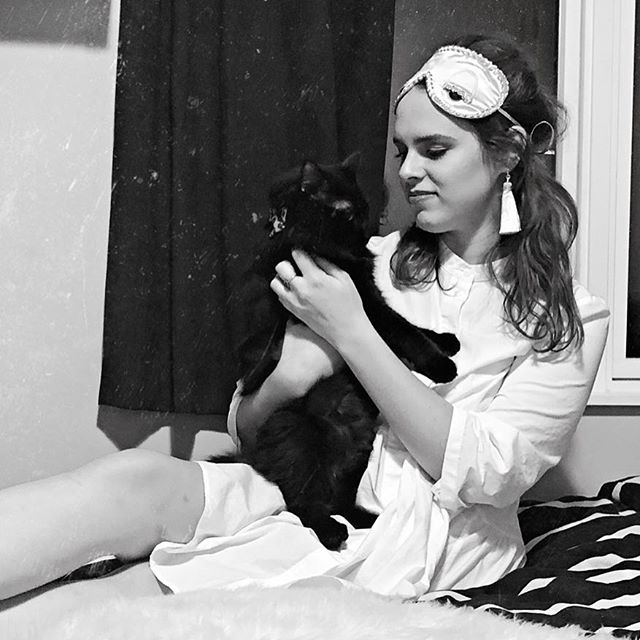 If I could find a reallife place that'd make me feel like Tiffany's, then I'd buy some furniture and give the cat a name! -#hollygolightly ✖️
A life so non stop I post Halloween a month late 🤷&zwj;♀️
