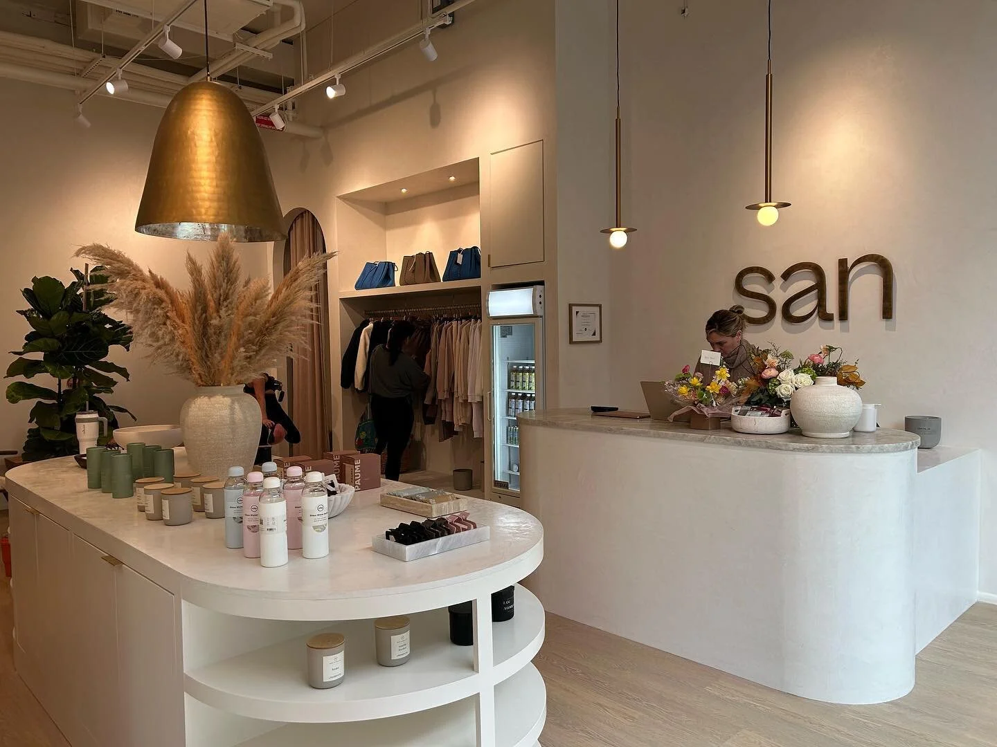 My first project since starting my own design business is complete. 🤍 Beyond grateful for @alex__hesse for trusting me with this project and allowing me to help bring her vision to life. @s.a.n.studio is incredible and I feel lucky to be a part of i