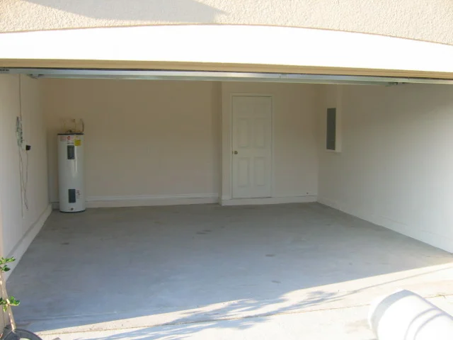 garage.jpg