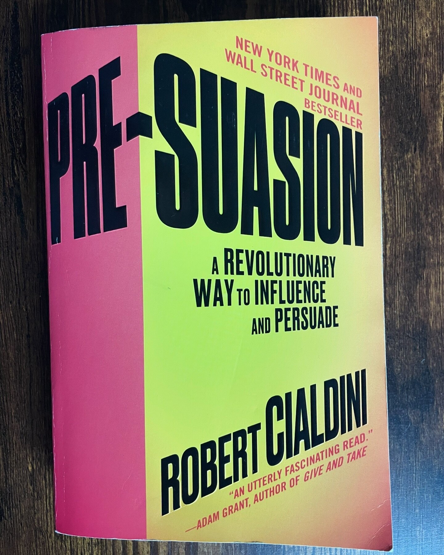 I read sections of Pre-Suasion by Robert Cialdini four years ago. Decided to go back and read the whole thing. Glad I did. Lots of interesting nuggets.

&hellip;
#pre-suasion #robertcialdini #amreading #books #bookstagram #influence #communication