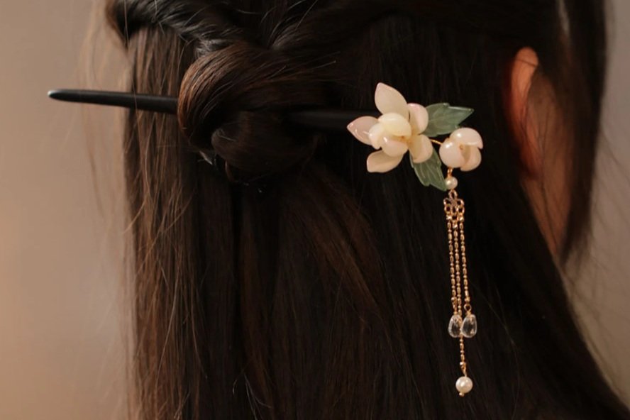 chinese hair stick with lotus flower