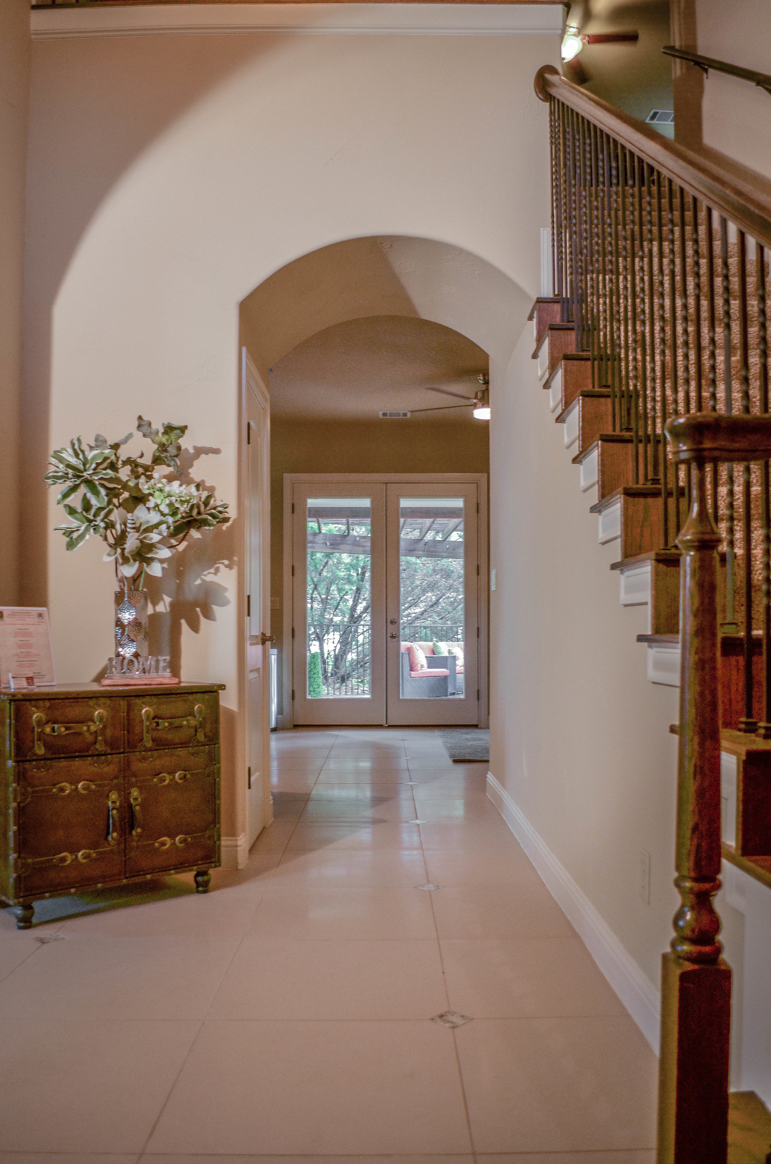 Foyer-1.jpg
