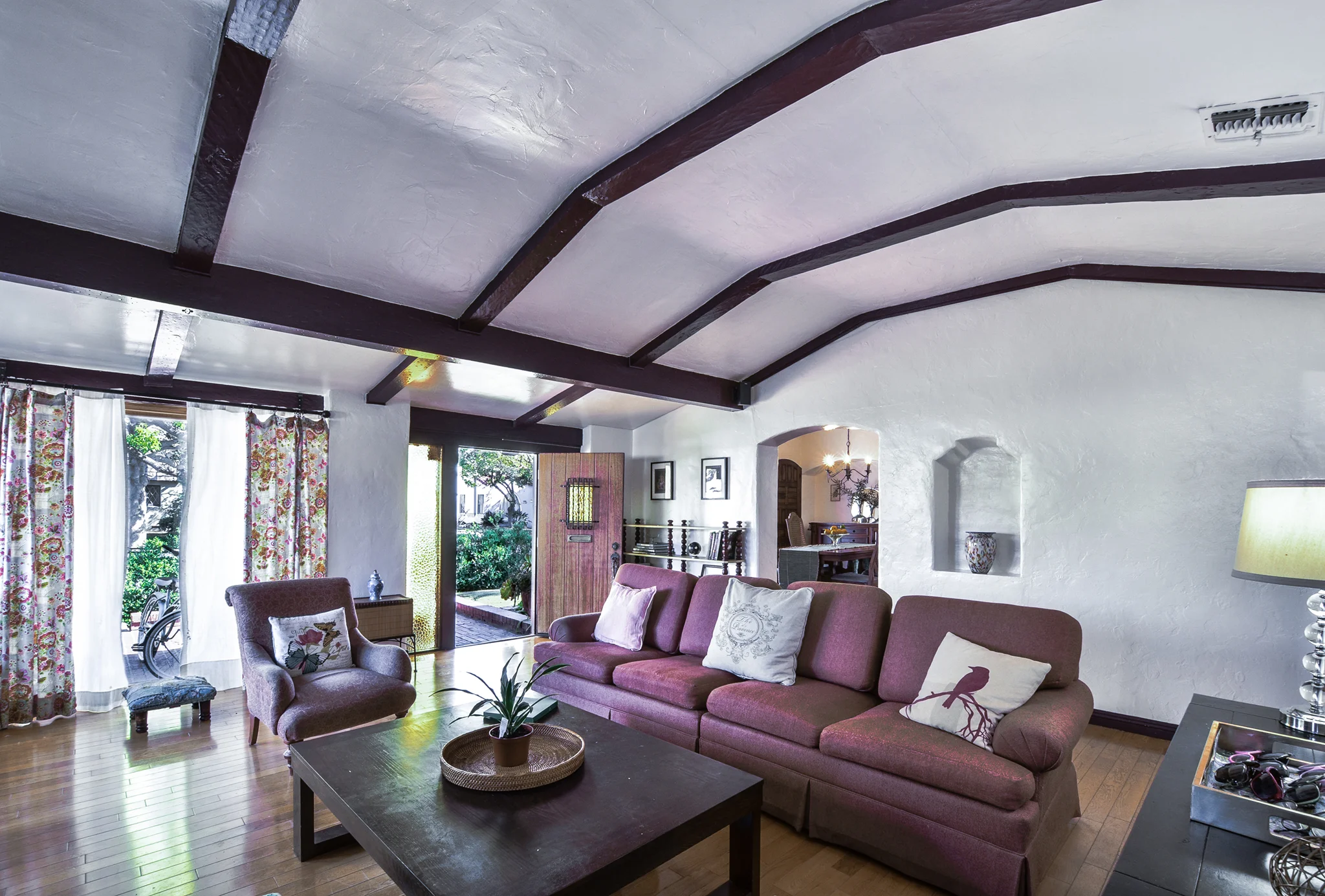 LivingRoom-2.jpg