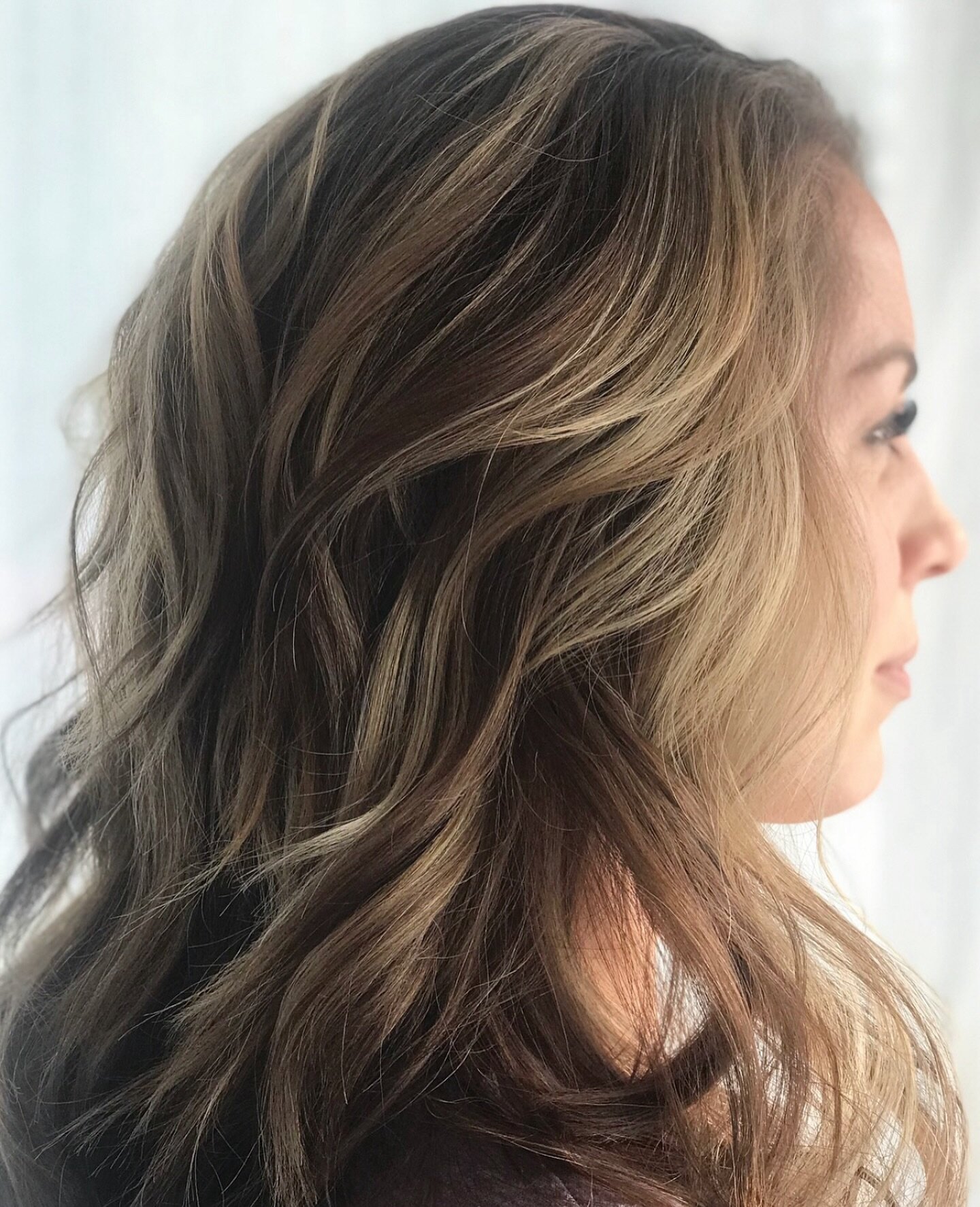 No caption needed. Hair by Jessie. @sage.and.sea.hair 
.
.
.
#westseattlesalon #westseattlehairstylist #seattlesalon #pnwsalon #washingtonsalon #prettyhair #haircolor #lowtoxliving #organicsalon