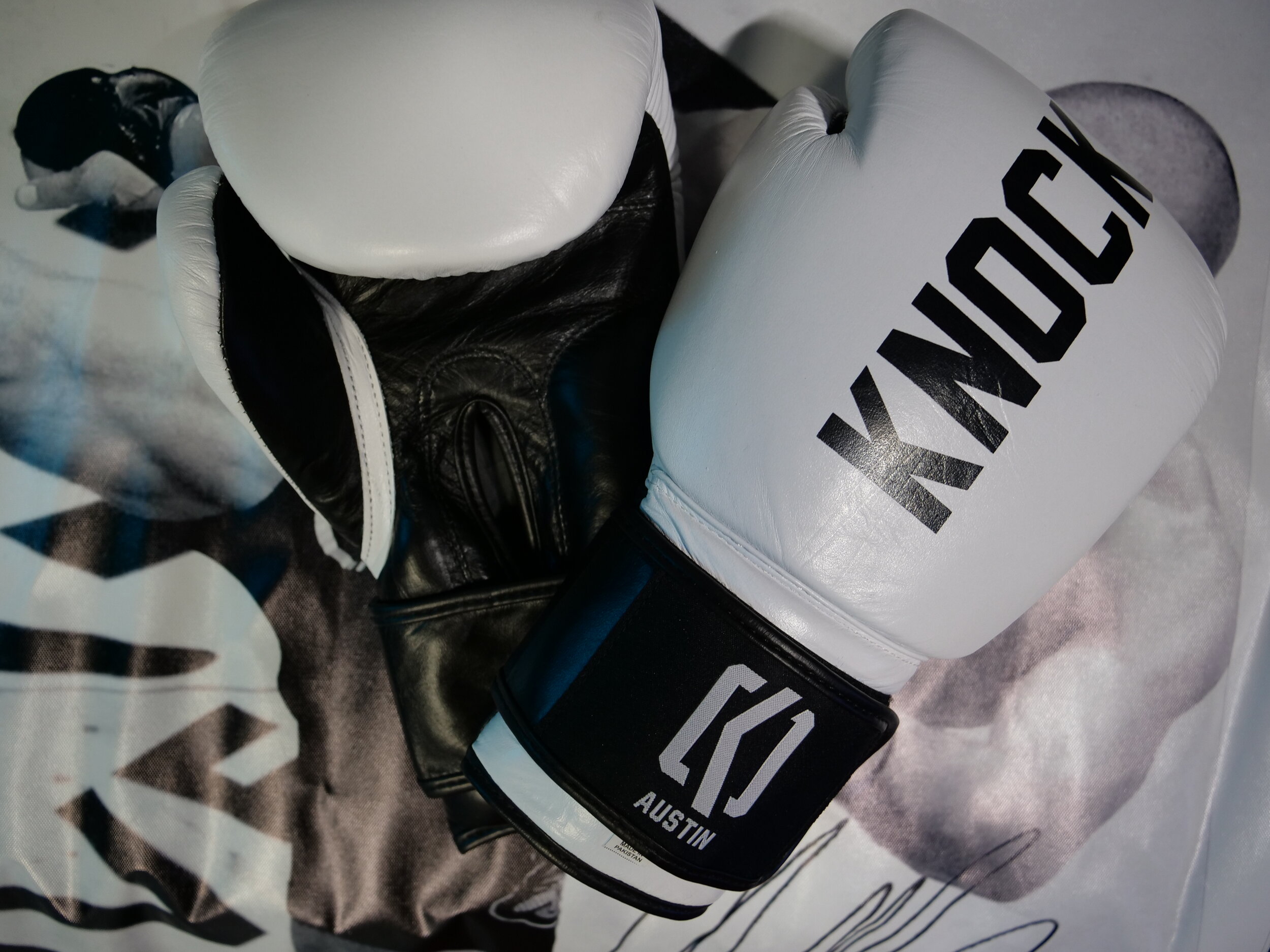 knockout Gloves Full padding Font And Back With Mesh Ventilation Panels Gloves 