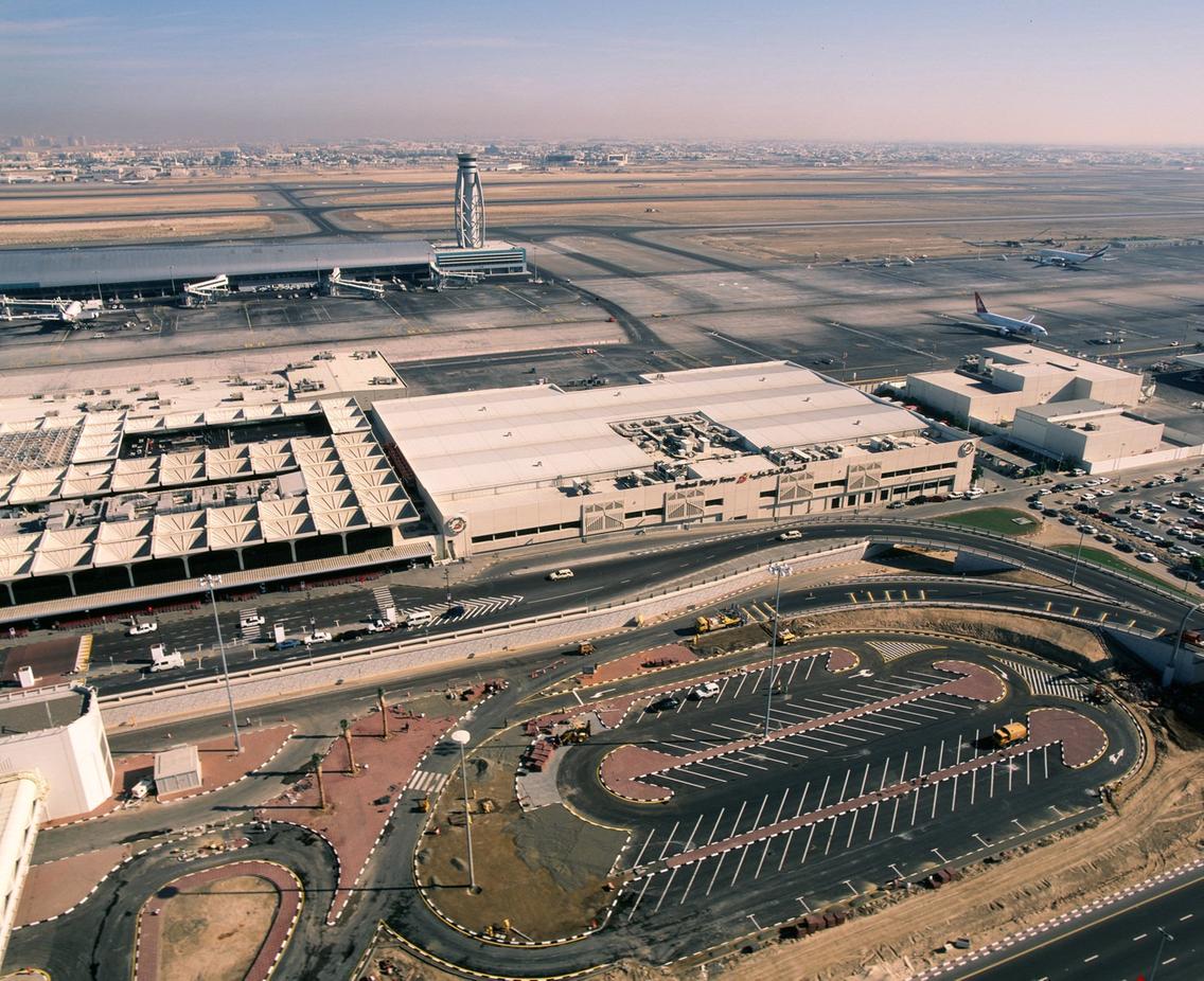 Терминал 2000. Аэропорт Дубай DXB. Дубай Intl аэропорт. ДХБ аэропорт Дубай. Аэропорт Дубай 1980.