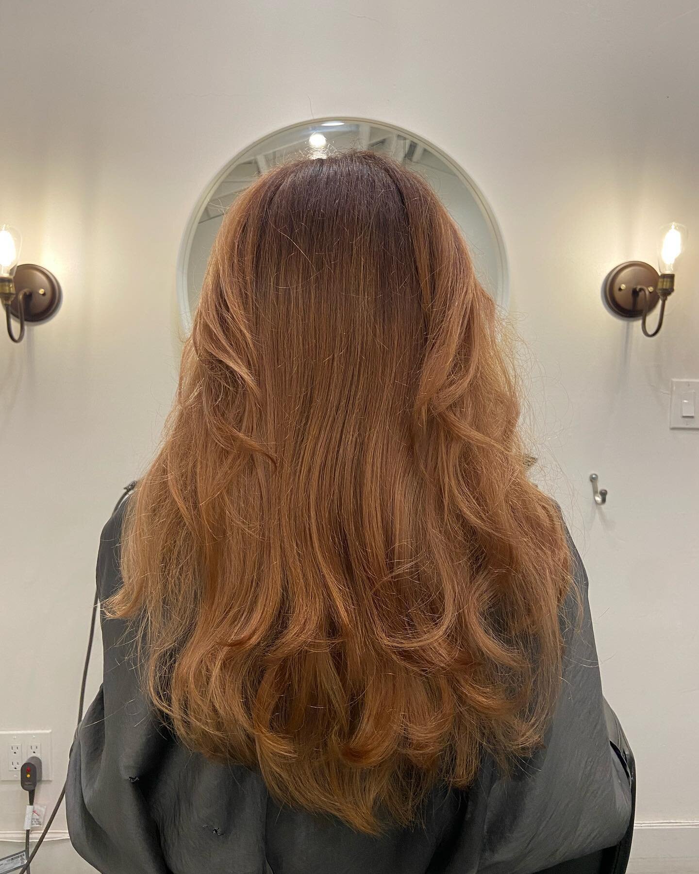 Color correction- from a faded red copper to this nice bright sandy blonde balayage. 🏆 

#lahairstylist #lahairsalon #echoparksalon #lahair #echopark #blondehair #labayage #balayage #colorcorrection #behindthechair #cosmoprofbeauty