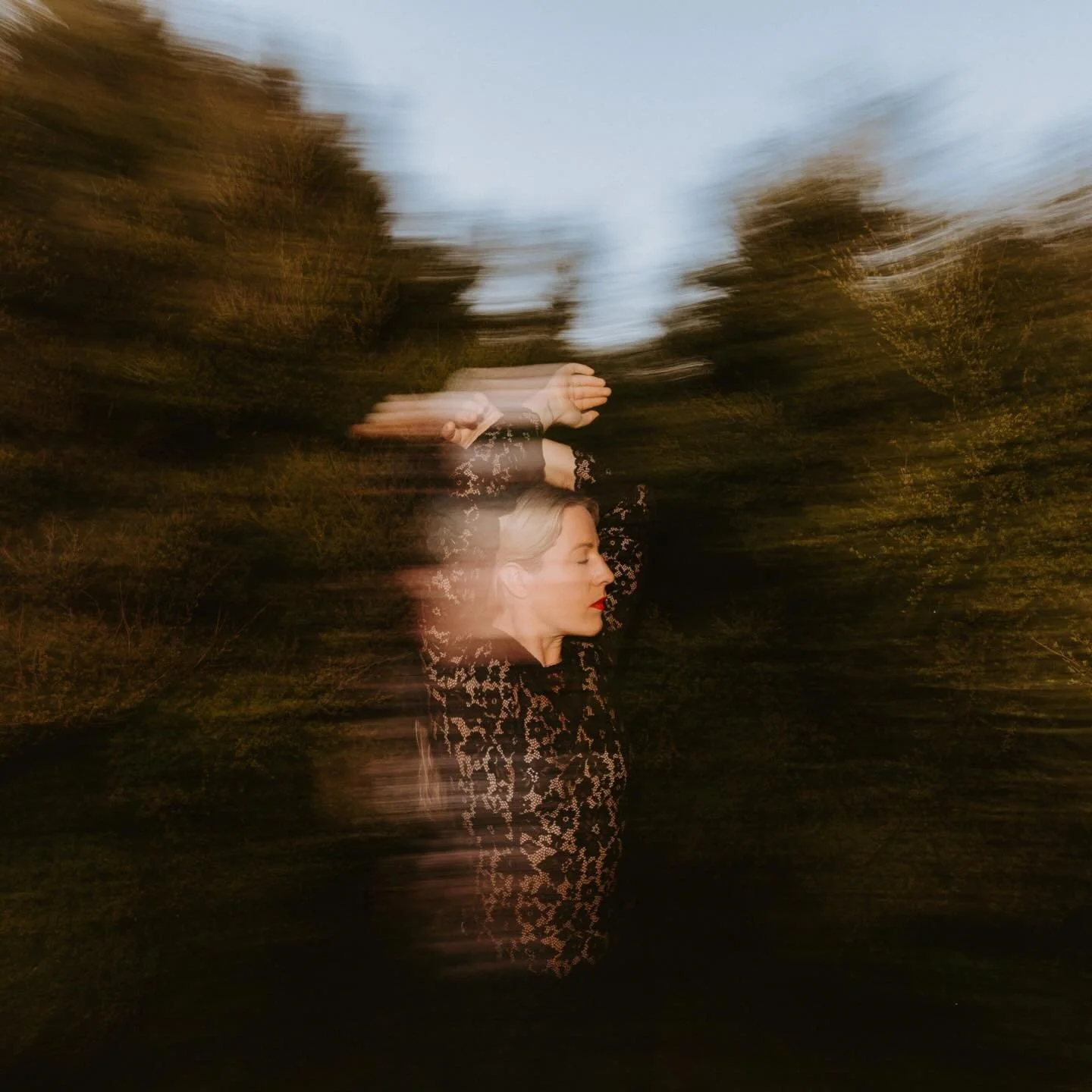 How often do you choose to do what feels comfortable for you?

The thing that feels most familiar?

When you know you want to do something differently so badly. You want change. Desperately actually. You feel like you&rsquo;re slowly drowning. You ca