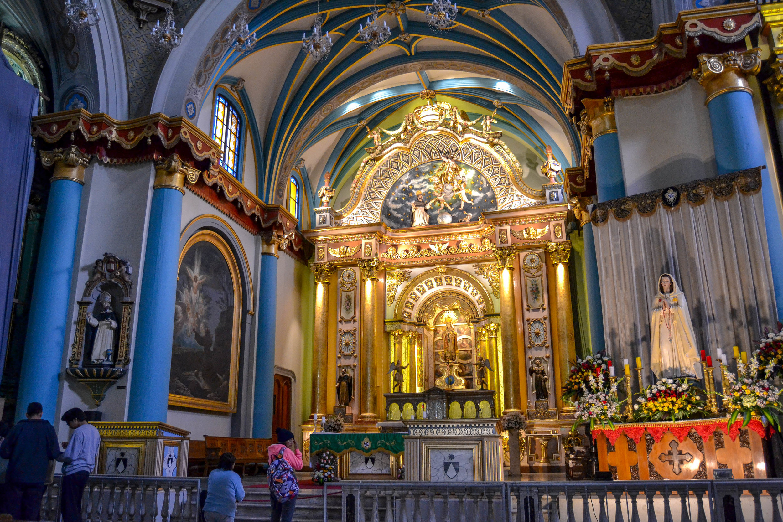 High Altar in Church of Santo Domingo.jpg