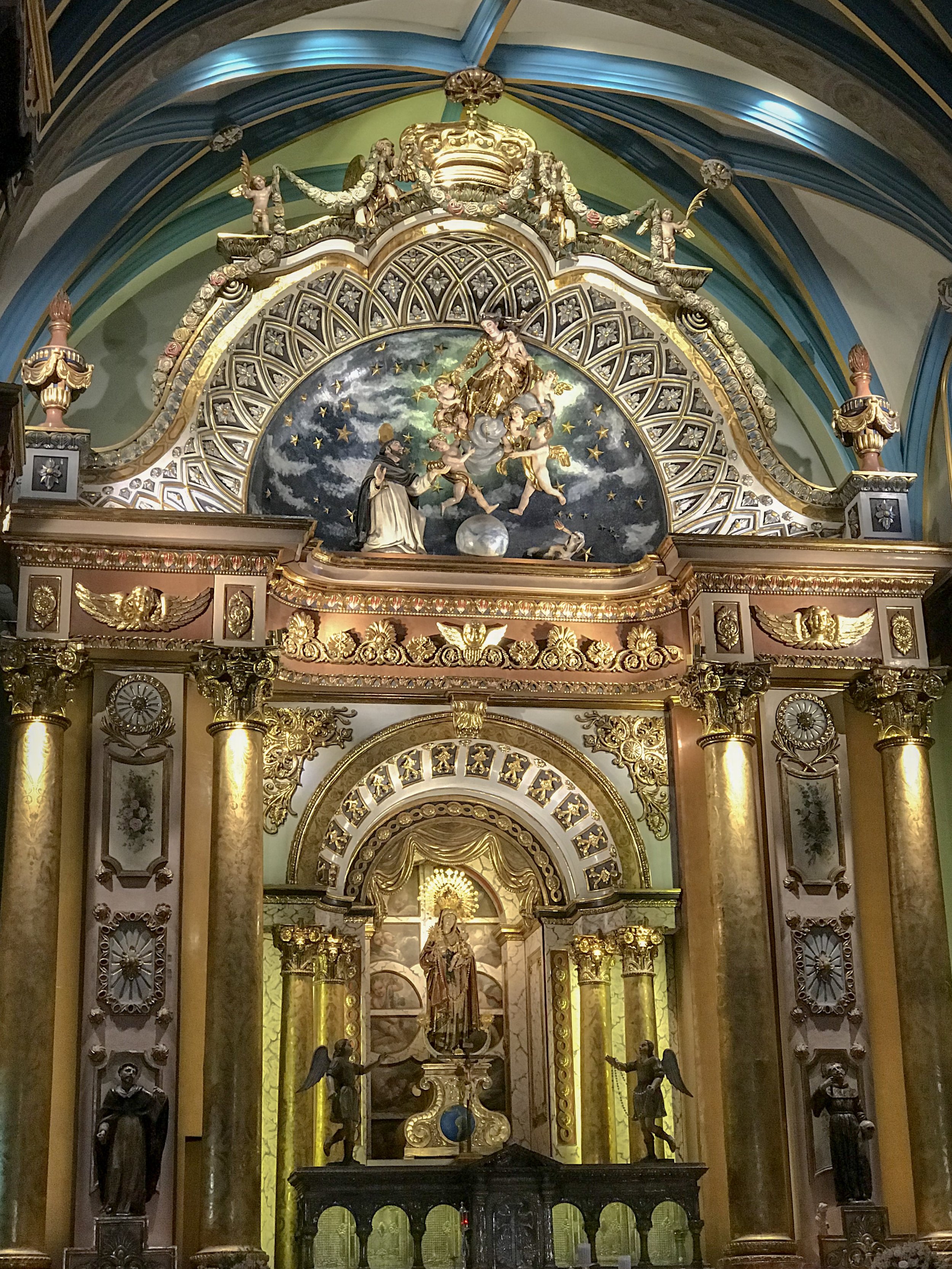 High Altar of Santo Domingo in Lima.JPG