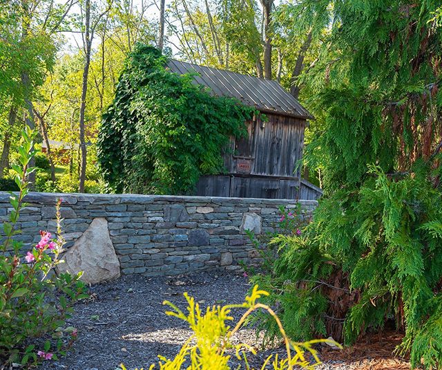 Happy Friday! Loving this photo of the wall in Carversville. Thanks @lindamcmanusimages