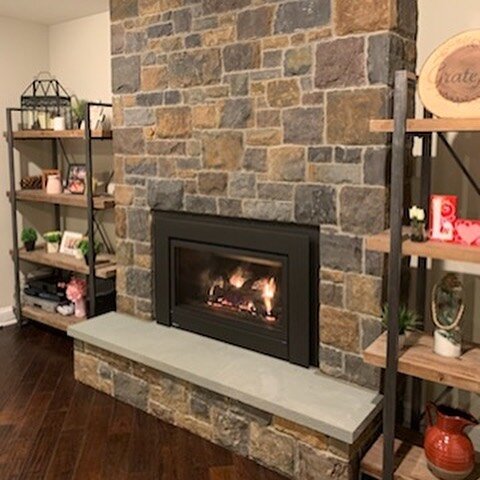 We just wrapped up this fireplace transformation by applying a thin stone veneer. We love how it turned out. Swipe for the before and some other pictures of the finished product.