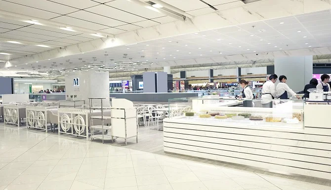 lady-m—HKIA-shop-front.jpg
