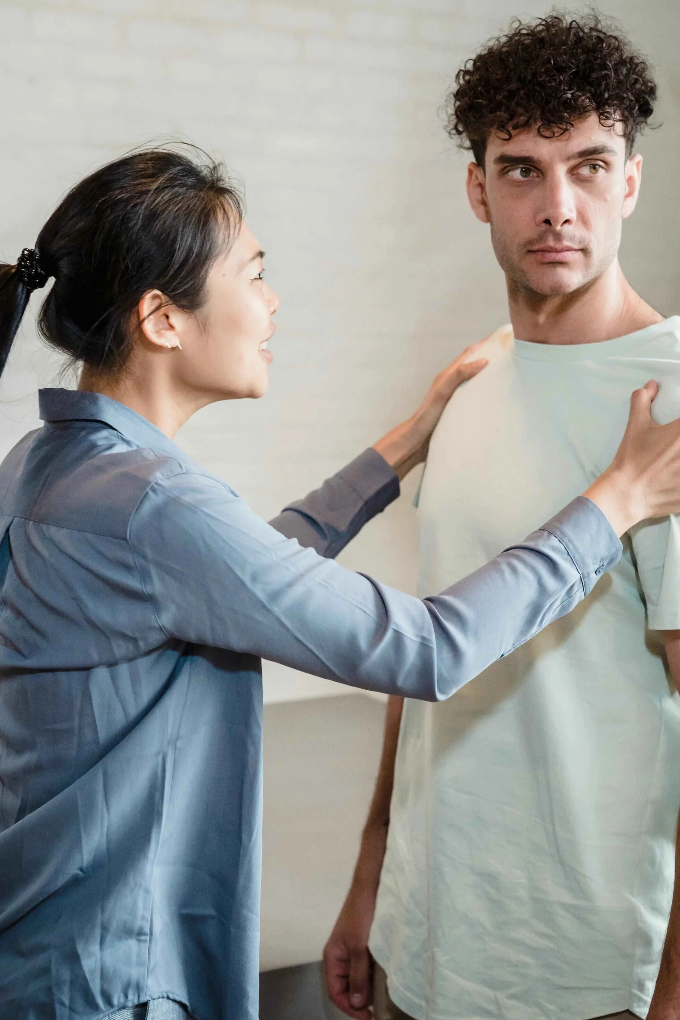 Hoboken relationship therapist explains stonewalling as a man stays silent while his partner tries to talk