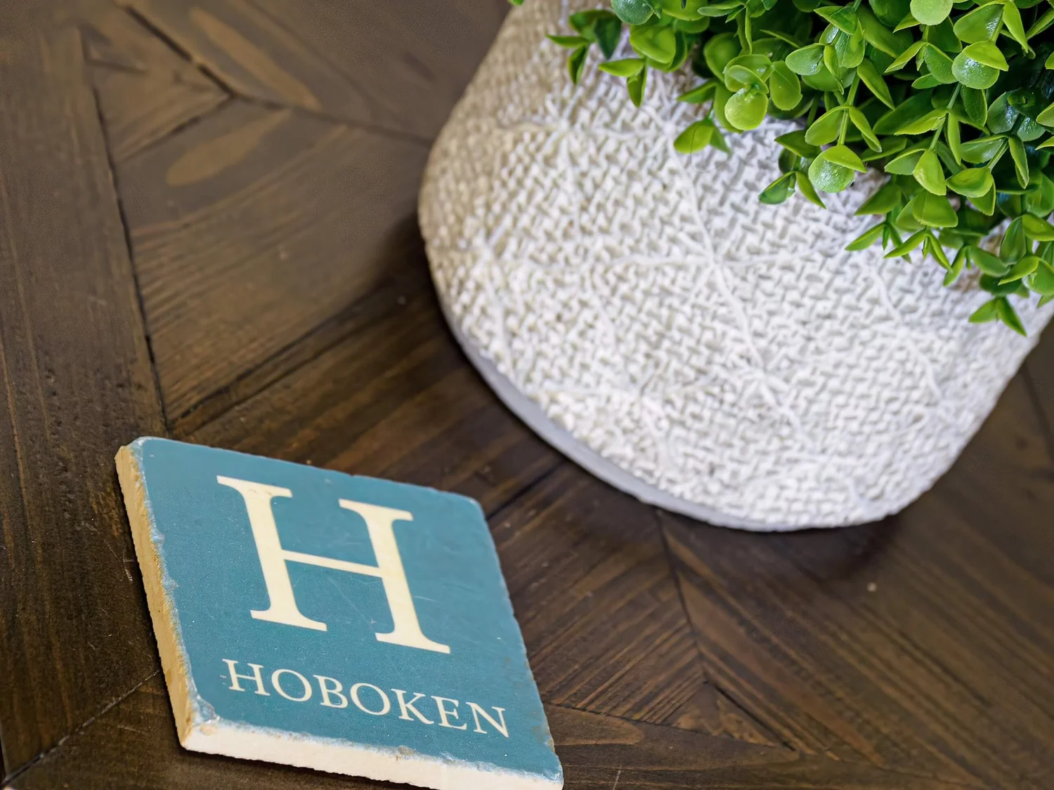A decorative corner inside Anchor Therapy's Hoboken, NJ in-person therapy office