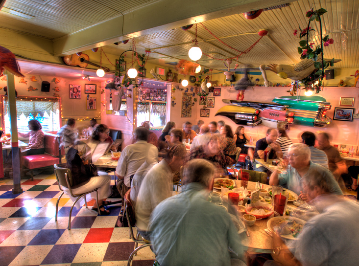 bsmaindining372-lr.jpg