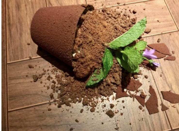 KOKOKO restaurant: "My Mother's Favourite Flower" chocolate dessert