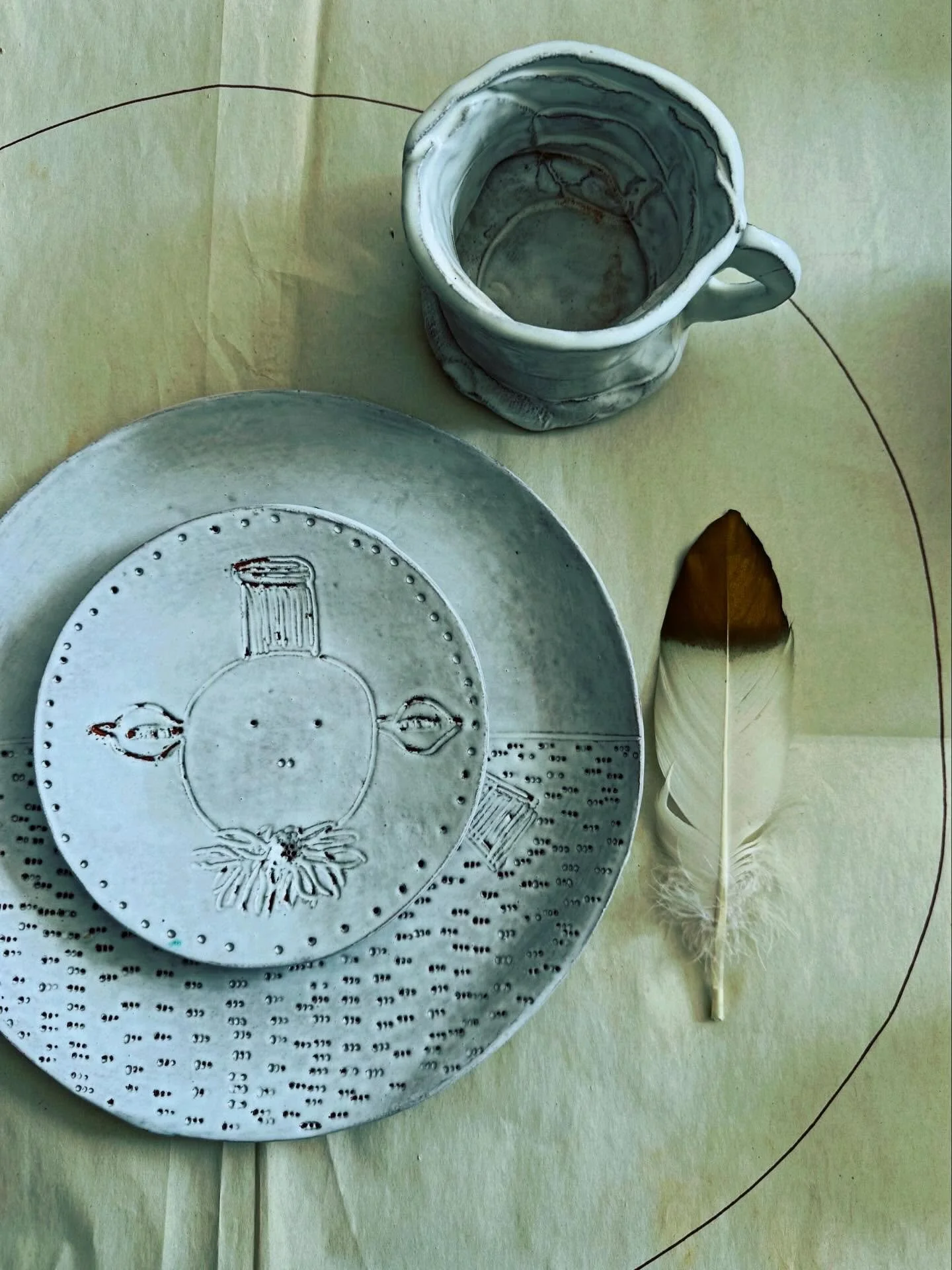 light as a feather.
#ceramics