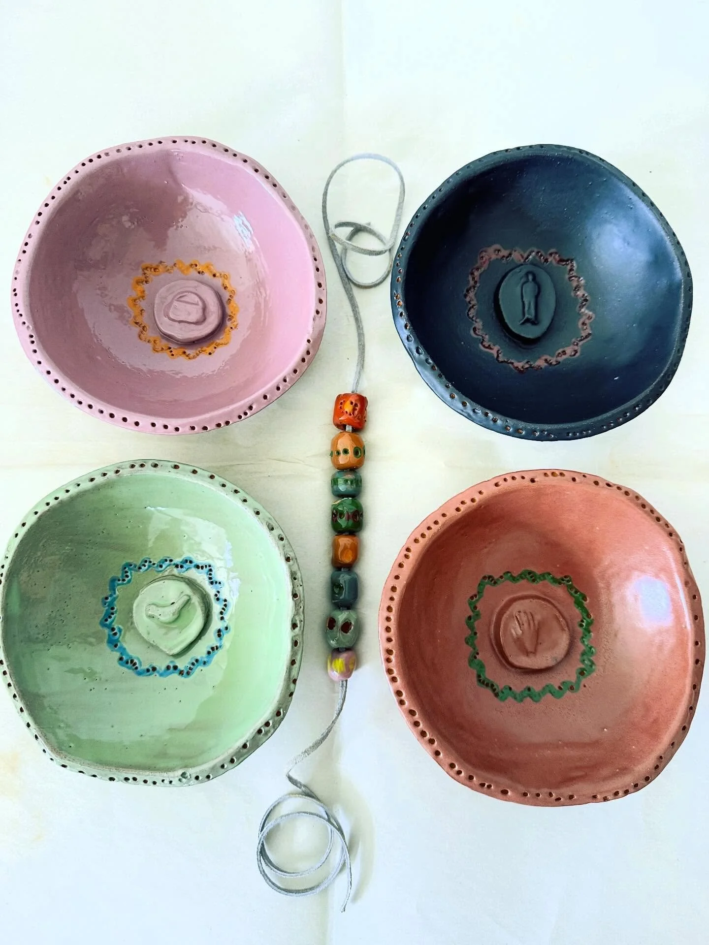 surprise bowls for the win.
🖤💚❤️💗

#ceramics