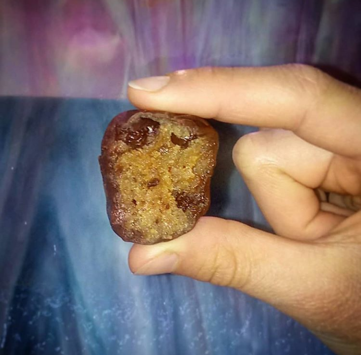 Raw Cookie Dough Bombons closeup.png
