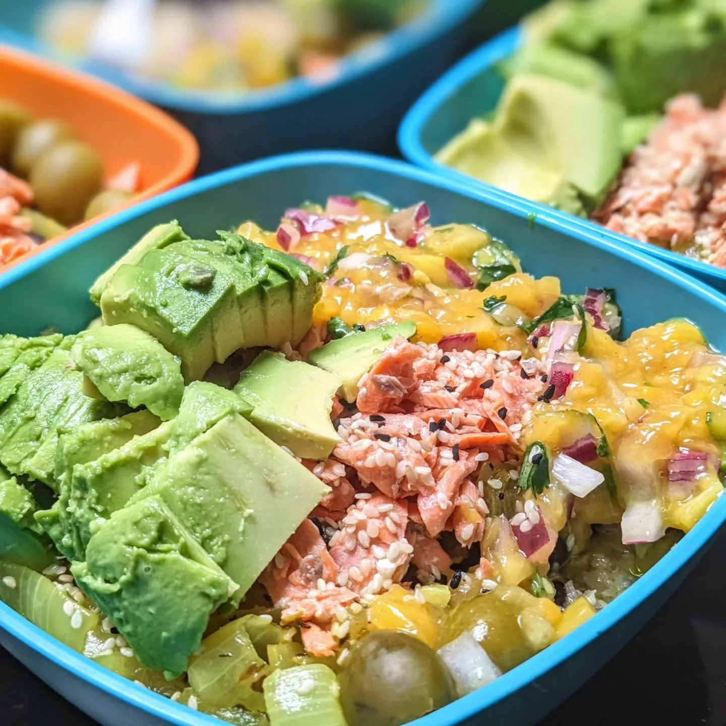 The menu for our Little Leo's Birthday celebration continued with SCD-friendly #yummiliciousness

1. Deconstructed sushi bowl with SCD-style black beans

2. SCD Alfredo veggie pizza on an egg-free almond crust

3. Raw Lexi Cake with blueberries 

Wha