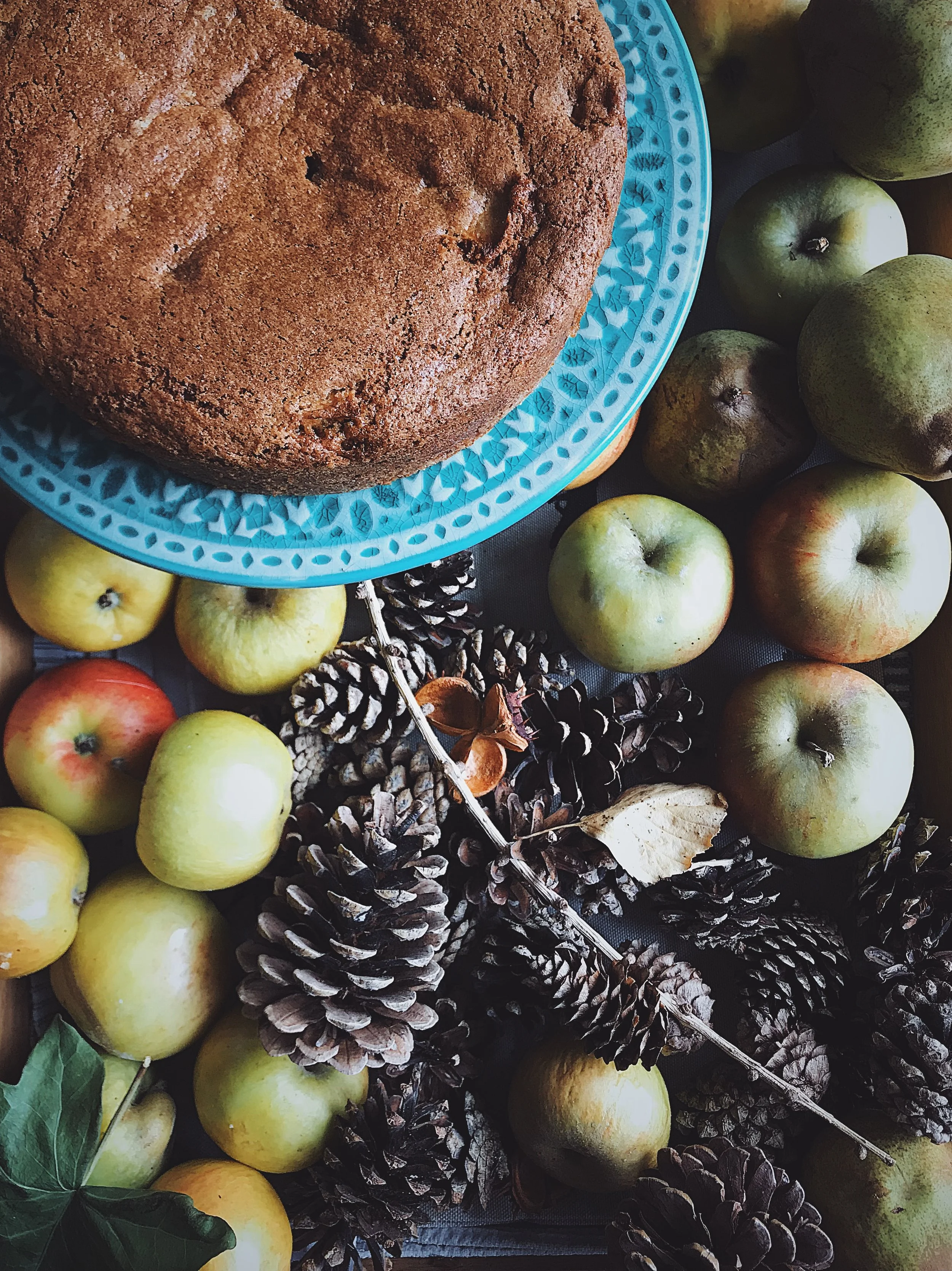 'Throw it together' apple & cinnamon cake